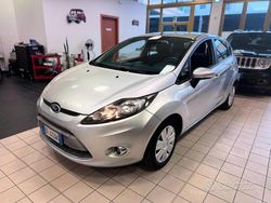 Grigio Usata 2011 Ford Fiesta Tre volumi | 5200 € (Buon prezzo)