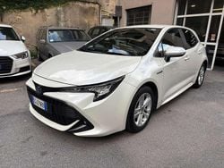 Bianco Usata 2021 Toyota Corolla Active Tre volumi | 17.300 € (Buon prezzo)