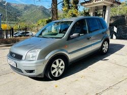 Usata 2003 Ford Fusion Tre volumi | 2900 € (Molto cara)