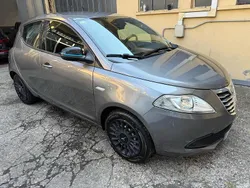 Grigio Usata 2014 Lancia Ypsilon S Due volumi | 4990 € (Ottimo prezzo)