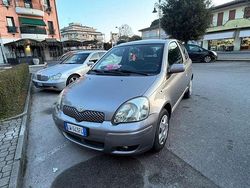 Usata 2004 Toyota Yaris Sol Due volumi | 2500 € (Buon prezzo)