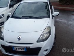 Bianco Usata 2010 Renault Clio II Tre volumi | 1500 € (Super prezzo)