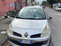 Grigio Usata 2005 Renault Clio II Tre volumi | 1700 € (Ottimo prezzo)