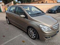 Giallo Usata 2006 Mercedes B200 Monovolume | 3000 € (Buon prezzo)