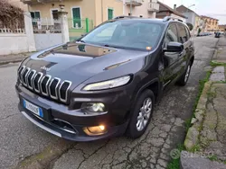 Usata 2017 Jeep Cherokee SUV | 14.000 € (Ottimo prezzo)