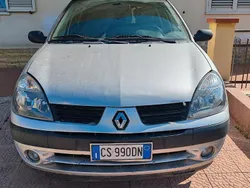 Usata 2005 Renault Clio II Due volumi | 950 € (Super prezzo)