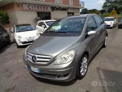 Grigio Usata 2008 Mercedes B180 Monovolume | 3900 € (Buon prezzo)
