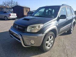 Grigio Usata 2005 Toyota RAV4 SUV | 6800 € (Molto cara)
