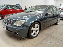 Blu Usata 2004 Mercedes C220 Tre volumi | 2200 € (Ottimo prezzo)