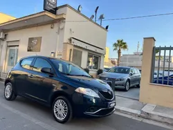 Blu/azzurro(met.) Usata 2015 Lancia Ypsilon Silver Due volumi | 8890 € (Buon prezzo)