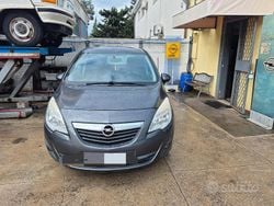 Grigio Usata 2011 Opel Meriva Monovolume | 2800 € (Buon prezzo)
