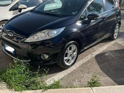 Nero Usata 2012 Ford Fiesta Due volumi | 4950 € (Buon prezzo)