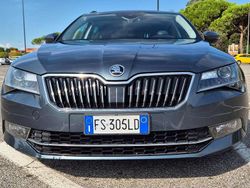 Grigio Usata 2019 Skoda Superb Executive Station wagon | 11.900 € (Buon prezzo)