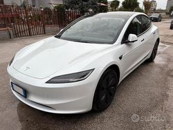 Usata 2025 Tesla Model 3 Tre volumi | 35.800 € (Buon prezzo)