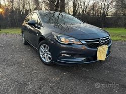 Grigio Usata 2017 Opel Astra Station wagon | 6800 € (Ottimo prezzo)