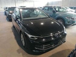 Nero perla met Usata 2025 VW Golf VIII Style Tre volumi | 31.890 € (Buon prezzo)