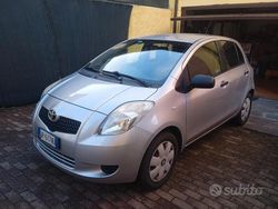 Usata 2007 Toyota Yaris Due volumi | 2800 €