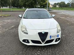 Usata 2012 Alfa Romeo Giulietta Progression Tre volumi | 4300 € (Buon prezzo)