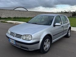 Grigio Usata 2003 VW Golf IV Tre volumi | 2500 € (Buon prezzo)