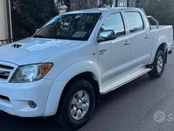 Bianco Usata 2008 Toyota HiLux SR Pick-up | 17.800 € (Molto cara)