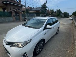 Usata 2014 Toyota Auris Hybrid Active Station wagon | 6300 €