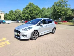 Grigio scuro Usata 2018 Ford Fiesta ST-Line Due volumi | 10.900 € (Ottimo prezzo)