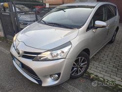 Grigio Usata 2015 Toyota Verso Monovolume | 6300 € (Buon prezzo)
