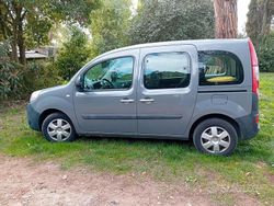 Grigio Usata 2015 Renault Kangoo Tre volumi | 5200 € (Buon prezzo)