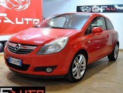 Rosso Usata 2009 Opel Corsa Club Tre volumi | 2000 € (Ottimo prezzo)