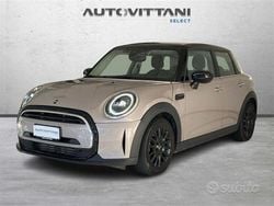 Beige Usata 2024 Mini Cooper Essential Due volumi | 23.450 € (Ottimo prezzo)