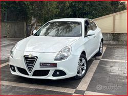 Bianco Usata 2011 Alfa Romeo Giulietta Exclusive Tre volumi | 4800 € (Buon prezzo)