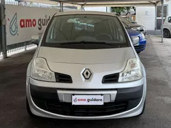 Argento Usata 2009 Renault Modus Monovolume | 3000 € (Buon prezzo)