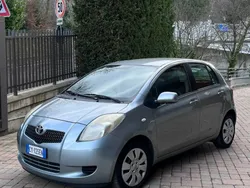 Usata 2006 Toyota Yaris Due volumi | 1200 € (Buon prezzo)