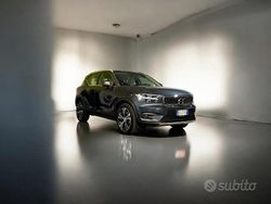 Blu Usata 2021 Volvo XC40 Inscription SUV | 27.400 € (Cara)