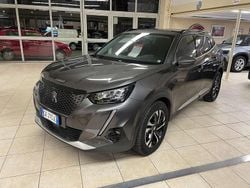 Grigio scuro met Usata 2021 Peugeot 2008 Allure SUV | 17.200 € (Buon prezzo)