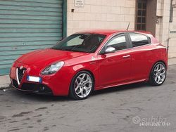 Rosso Usata 2012 Alfa Romeo Giulietta Tre volumi | 6500 € (Cara)