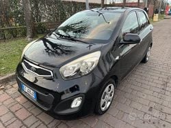 Nero Usata 2014 Kia Picanto Due volumi | 4500 € (Super prezzo)