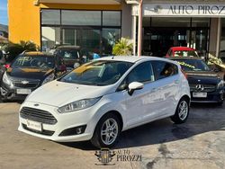 Bianco Usata 2014 Ford Fiesta Titanium Due volumi | 6500 € (Buon prezzo)