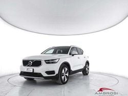 Bianco Usata 2020 Volvo XC40 Momentum SUV | 15.900 € (Ottimo prezzo)