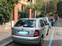 Grigio Usata 2004 Skoda Fabia Tre volumi | 2500 € (Buon prezzo)
