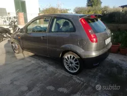 Usata 2005 Ford Fiesta ST Due volumi | 700 € (Buon prezzo)