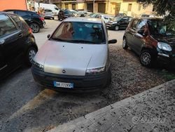 Grigio Usata 2000 Fiat Punto Tre volumi | 1500 € (Buon prezzo)