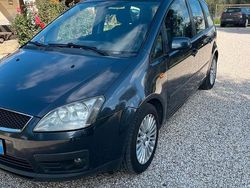 Usata 2006 Ford C-MAX Monovolume | 2000 €
