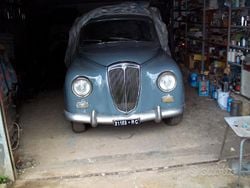 Grigio Usata 1950 Lancia Appia Tre volumi | 4500 €