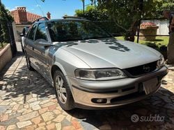 Usata 1999 Opel Vectra Station wagon | 800 €