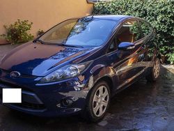 Blu/azzurro Usata 2011 Ford Fiesta Due volumi | 2300 € (Ottimo prezzo)