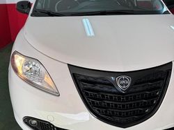 Usata 2015 Lancia Ypsilon Due volumi | 5299 € (Super prezzo)