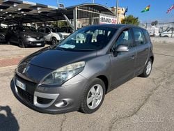 Grigio Usata 2010 Renault Scénic III Dynamique Monovolume | 2990 € (Buon prezzo)