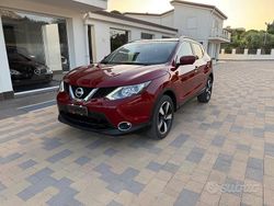Rosso Usata 2016 Nissan Qashqai Tekna SUV | 14.500 € (Molto cara)