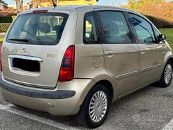 Usata 2005 Lancia Musa Monovolume | 1300 €